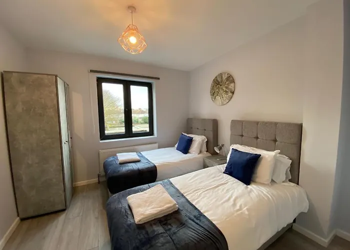 2-Bedroom Flats Near Heathrow That Are Cozy Ciean Secure
