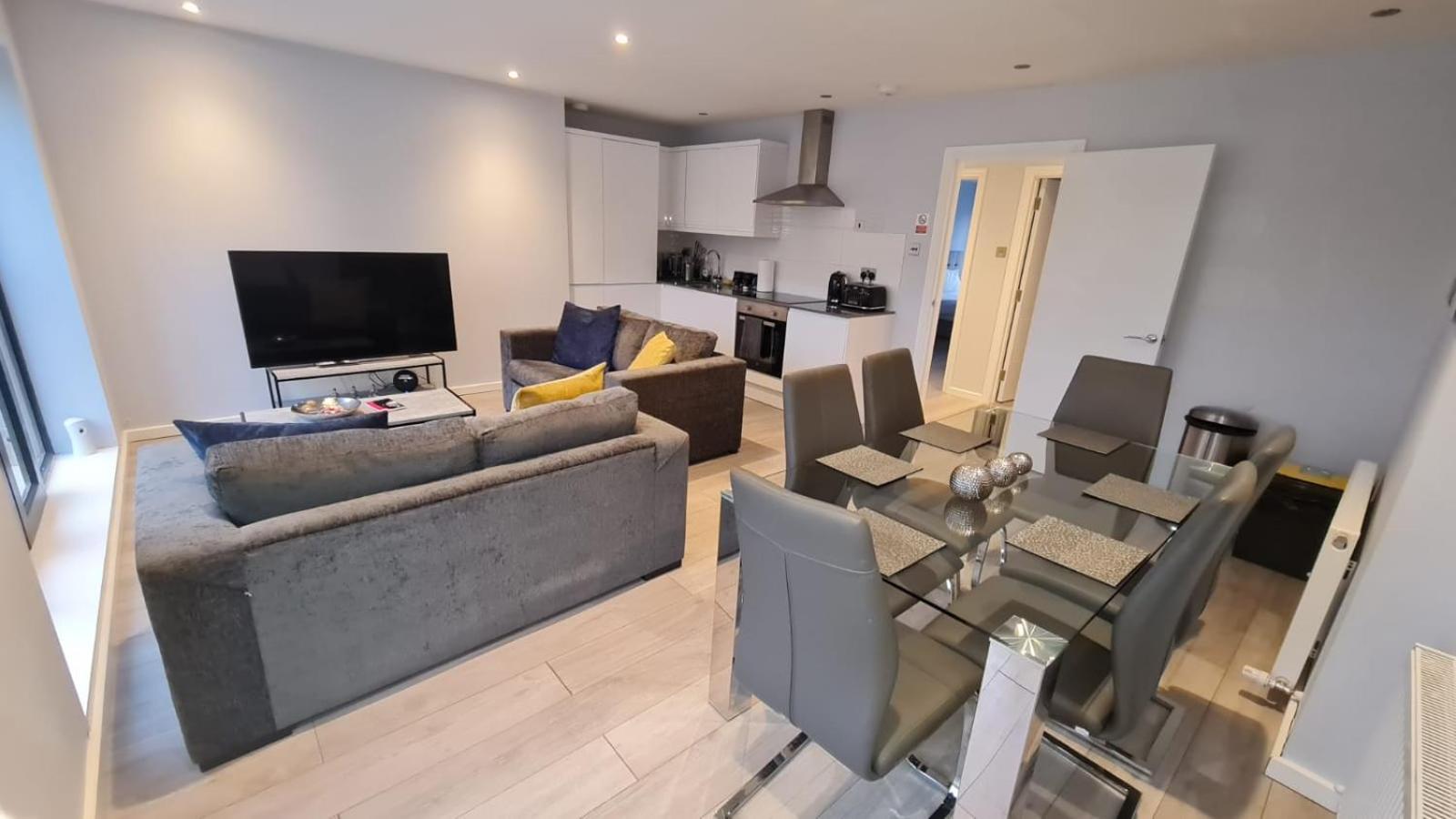2-bedroom Flats Near Heathrow That Are Cozy Ciean Secure *
