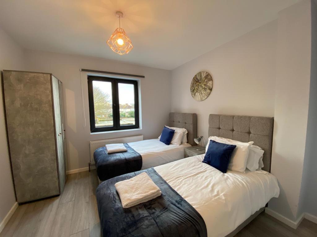 Apartment 2-bedroom Flats Near Heathrow That Are Cozy Ciean Secure *
