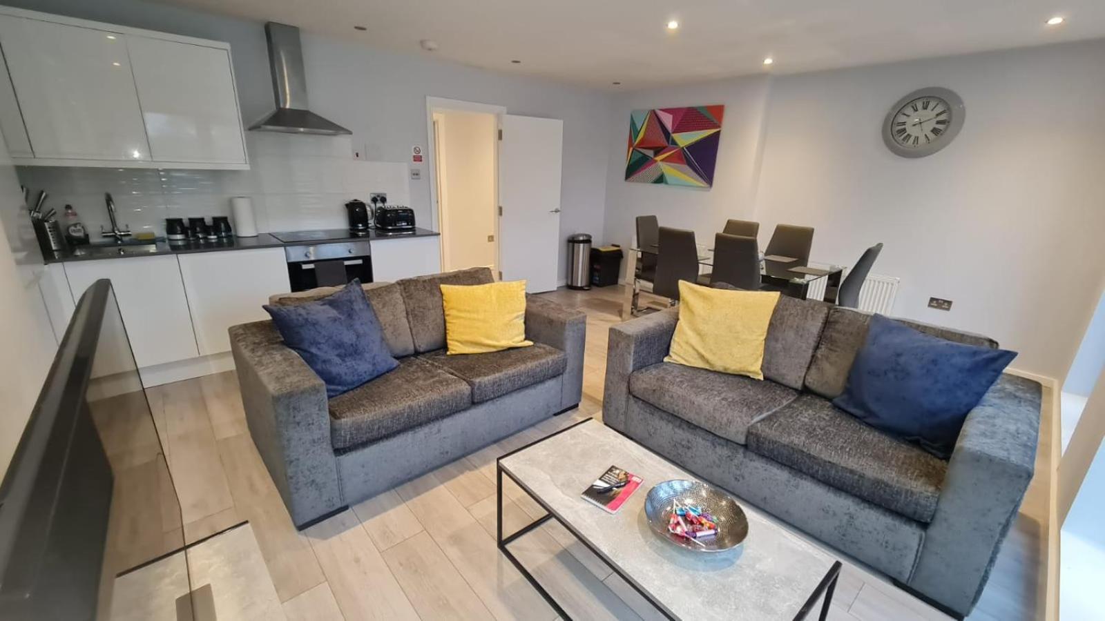 2-bedroom Flats Near Heathrow That Are Cozy Ciean Secure *